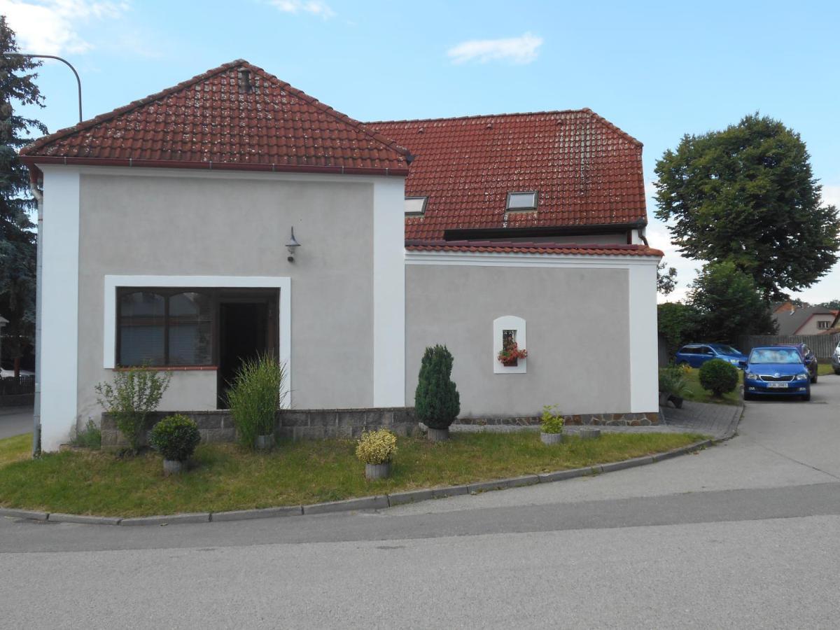 Soběslav Apartman Pod Hradem מראה חיצוני תמונה