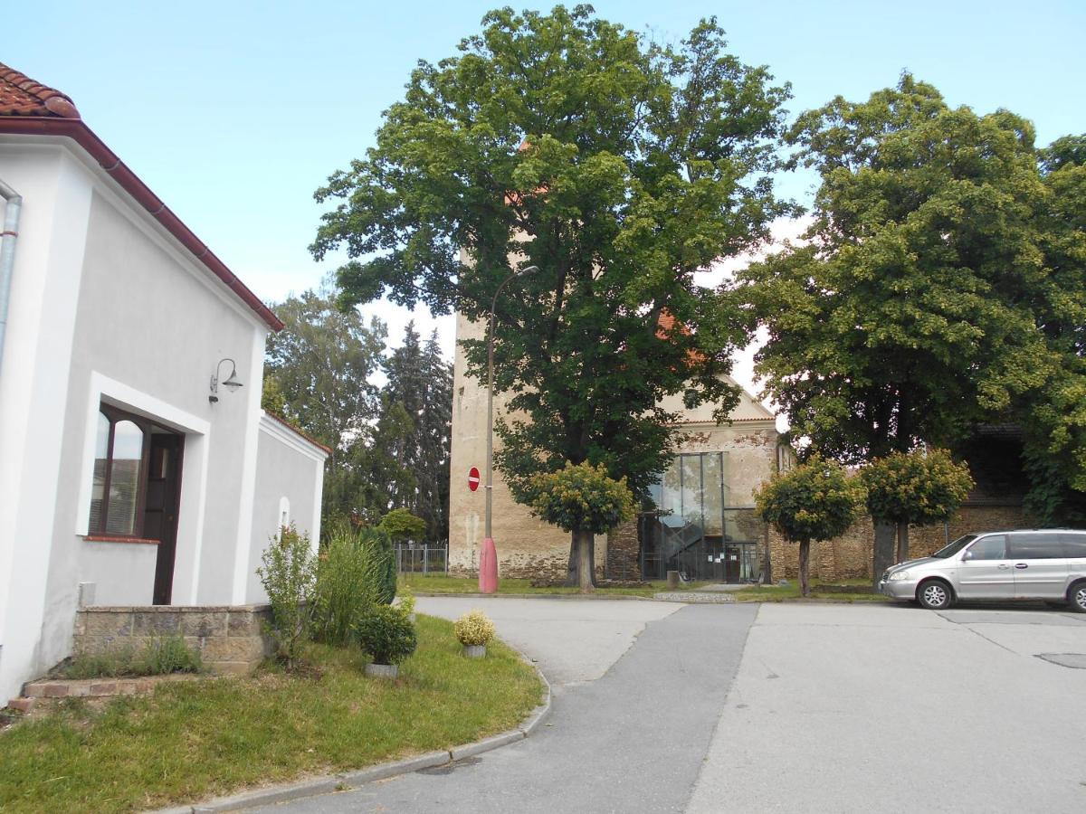 Soběslav Apartman Pod Hradem מראה חיצוני תמונה