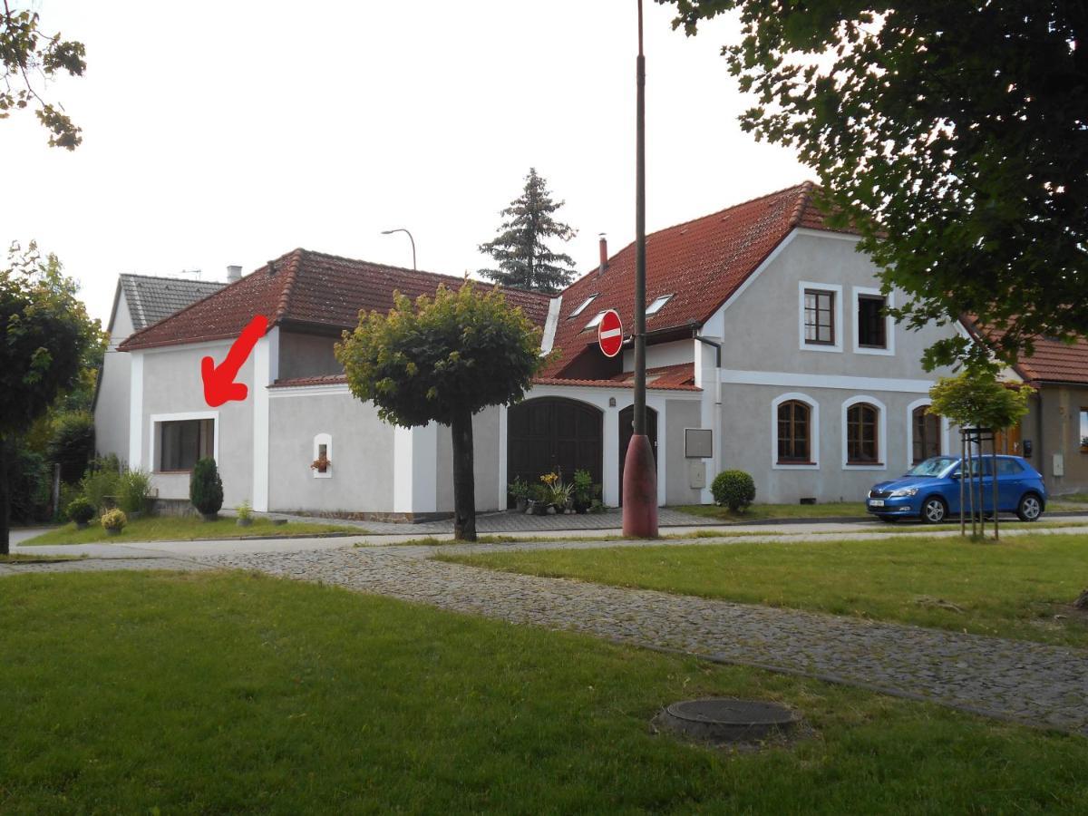 Soběslav Apartman Pod Hradem מראה חיצוני תמונה